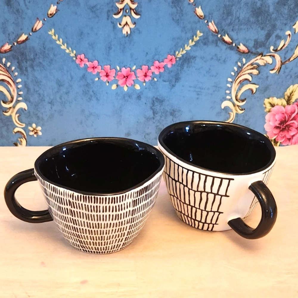 2 Handmade Black & White Unique  Ceramic Shape & Pattern Large Coffee Tea Cups